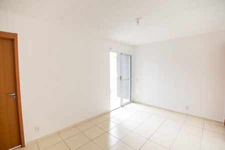 Sala de apartamento para alugar com 2 quartos, 45m² em Guaratiba, Rio de Janeiro