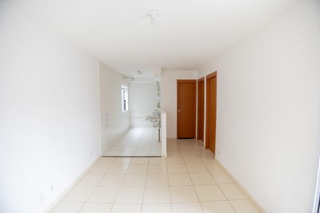 Sala de apartamento para alugar com 2 quartos, 45m² em Guaratiba, Rio de Janeiro