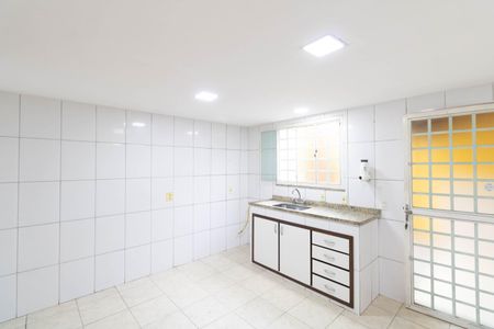 Casa para alugar com 90m², 2 quartos e 1 vagaCozinha