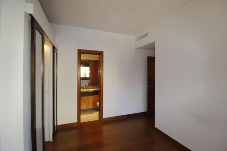 Apartamento à venda com 211m², 6 quartos e 3 vagasSuíte 2