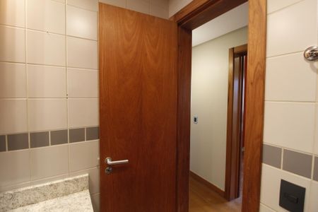 Apartamento à venda com 211m², 6 quartos e 3 vagasBanheiro