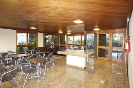 Apartamento à venda com 211m², 6 quartos e 3 vagasÁrea comum - Salão de festas