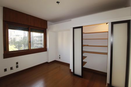 Apartamento à venda com 211m², 6 quartos e 3 vagasSuíte 2
