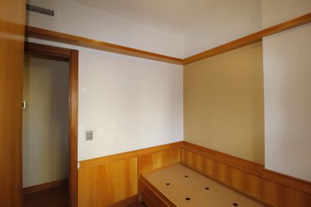 Apartamento à venda com 211m², 6 quartos e 3 vagasQuarto 4