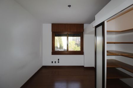 Apartamento à venda com 211m², 6 quartos e 3 vagasSuíte 2