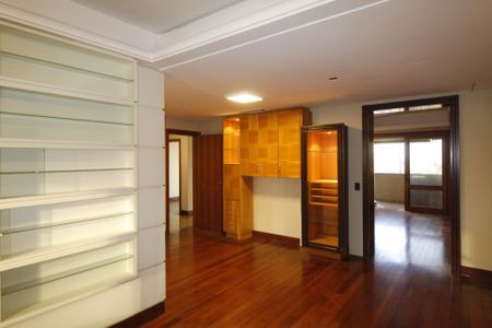 Apartamento à venda com 211m², 6 quartos e 3 vagasSala de Jantar
