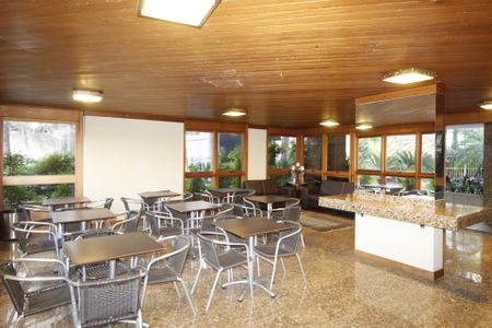 Apartamento à venda com 211m², 6 quartos e 3 vagasÁrea comum - Salão de festas