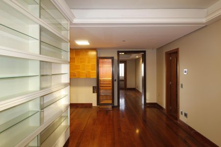 Apartamento à venda com 211m², 6 quartos e 3 vagasSala de Jantar