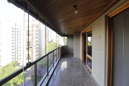 Apartamento à venda com 211m², 6 quartos e 3 vagasVaranda gourmet
