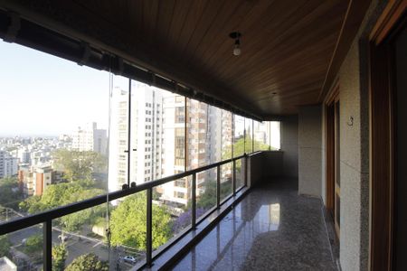 Apartamento à venda com 211m², 6 quartos e 3 vagasVaranda gourmet