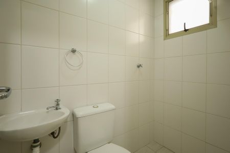 Apartamento para alugar com 104m², 3 quartos e 2 vagasBanheiro de Serviço