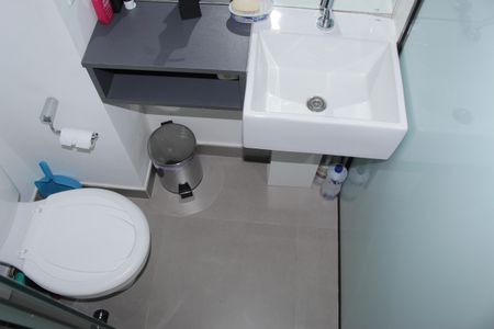 Banheiro Social de kitnet/studio para alugar com 1 quarto, 15m² em Campos Elíseos, São Paulo