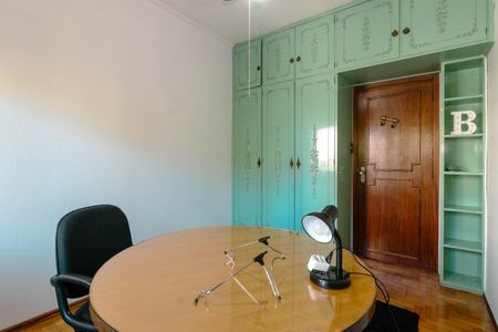 Casa para alugar com 250m², 3 quartos e 2 vagasEscritório