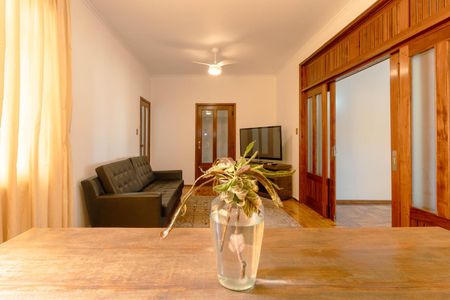 Sala 2 de casa para alugar com 3 quartos, 250m² em Vila Ipiranga, Porto Alegre