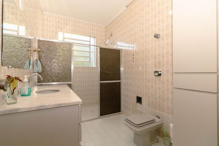 Casa para alugar com 250m², 3 quartos e 2 vagasBanheiro Social