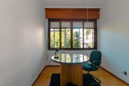 Escritório de casa para alugar com 3 quartos, 250m² em Vila Ipiranga, Porto Alegre