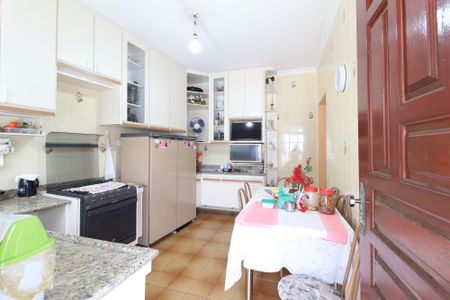 Casa à venda com 400m², 5 quartos e 3 vagasCozinha da casa 2 