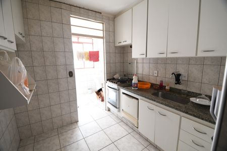 Apartamento à venda com 74m², 2 quartos e 1 vagaCozinha