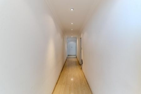 Apartamento para alugar com 265m², 3 quartos e 3 vagas Apartamento para alugar com 265m², 3 quartos e 3 vagasCorredor