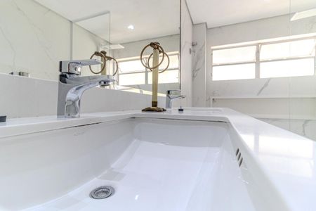 Apartamento para alugar com 265m², 3 quartos e 3 vagas Apartamento para alugar com 265m², 3 quartos e 3 vagasBanheiro da Suíte 1