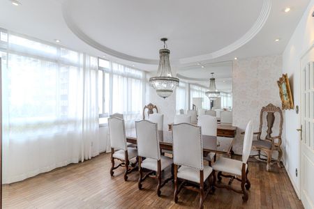 Apartamento para alugar com 265m², 3 quartos e 3 vagas Apartamento para alugar com 265m², 3 quartos e 3 vagasSala