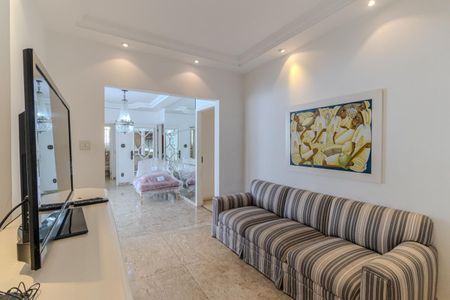 Apartamento para alugar com 265m², 3 quartos e 3 vagas Apartamento para alugar com 265m², 3 quartos e 3 vagasSala de TV