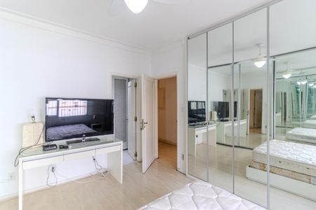 Apartamento para alugar com 265m², 3 quartos e 3 vagas Apartamento para alugar com 265m², 3 quartos e 3 vagasSuíte 3