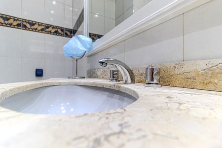 Apartamento para alugar com 265m², 3 quartos e 3 vagas Apartamento para alugar com 265m², 3 quartos e 3 vagasBanheiro da Suíte 2