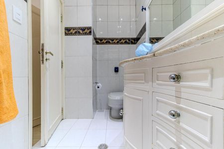 Apartamento para alugar com 265m², 3 quartos e 3 vagas Apartamento para alugar com 265m², 3 quartos e 3 vagasBanheiro da Suíte 2