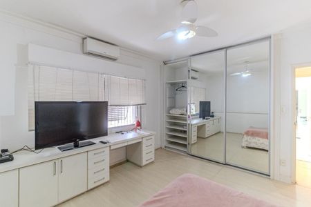 Apartamento para alugar com 265m², 3 quartos e 3 vagas Apartamento para alugar com 265m², 3 quartos e 3 vagasSuíte 2