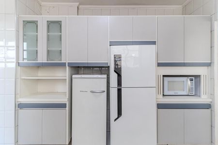 Apartamento para alugar com 265m², 3 quartos e 3 vagas Apartamento para alugar com 265m², 3 quartos e 3 vagasCozinha