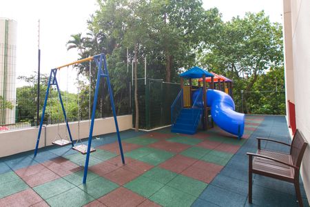 Apartamento para alugar com 41m², 2 quartos e sem vaga Apartamento para alugar com 41m², 2 quartos e sem vagaÁrea comum - Playground