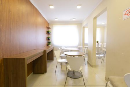 Apartamento para alugar com 41m², 2 quartos e sem vaga Apartamento para alugar com 41m², 2 quartos e sem vagaÁrea comum - Salão de Festas