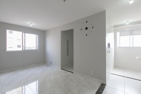 Sala de apartamento para alugar com 2 quartos, 41m² em Jardim Helian, São Paulo