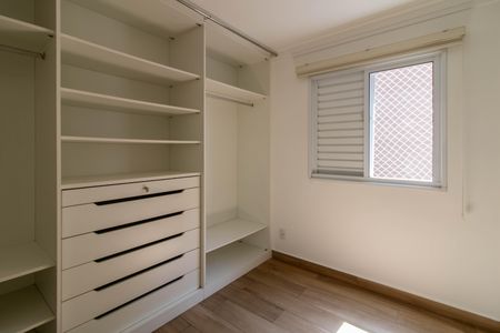 Apartamento à venda com 77m², 2 quartos e 2 vagasCloset