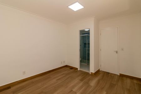 Apartamento à venda com 77m², 2 quartos e 2 vagasSuíte 