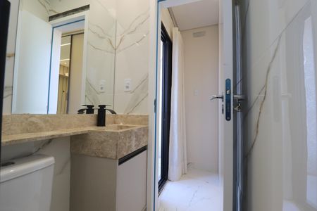 Casa à venda com 150m², 3 quartos e 4 vagasBanheiro quarto 1 suíte