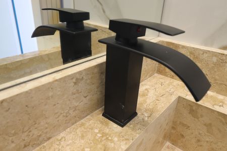 Casa à venda com 150m², 3 quartos e 4 vagasBanheiro quarto 1 suíte