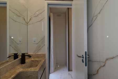 Casa à venda com 150m², 3 quartos e 4 vagasBanheiro da Suíte