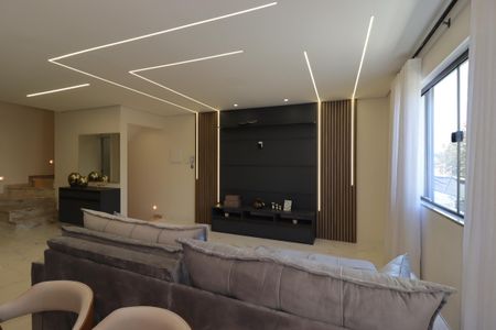 Sala de Estar de casa à venda com 3 quartos, 150m² em Vila Camilópolis, Santo André