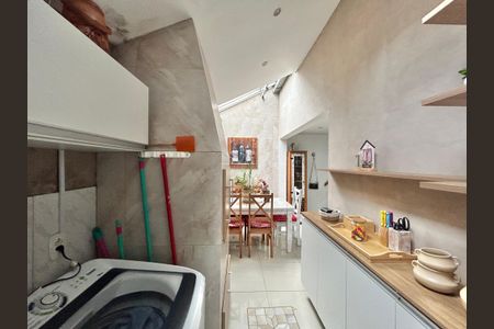 Casa à venda com 150m², 4 quartos e 2 vagasÁrea de Serviço