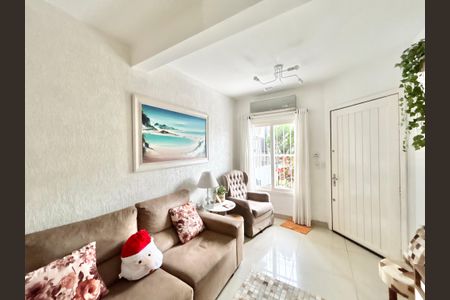 Casa à venda com 150m², 4 quartos e 2 vagasSala