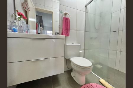 Casa à venda com 150m², 4 quartos e 2 vagasBanheiro da Suíte