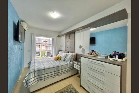 Casa à venda com 150m², 4 quartos e 2 vagasSuíte
