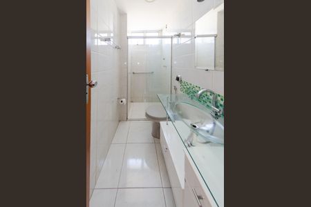 Apartamento à venda com 83m², 3 quartos e 2 vagasBanheiro social