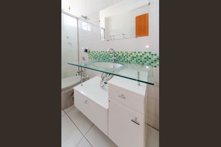 Apartamento à venda com 83m², 3 quartos e 2 vagasBanheiro social