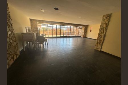 Apartamento à venda com 70m², 2 quartos e sem vagasalão de festas