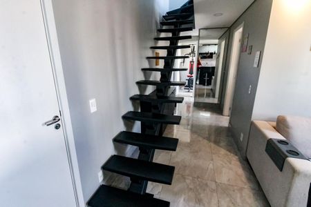 Apartamento para alugar com 85m², 3 quartos e 1 vagaEscada acesso cobertura