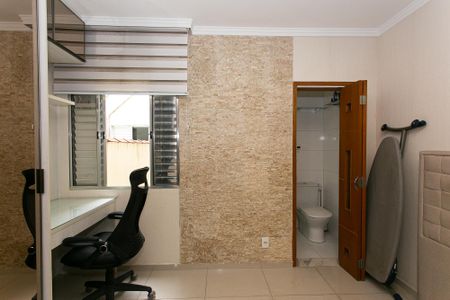 Casa à venda com 165m², 4 quartos e 2 vagasCasa 2 - Suíte