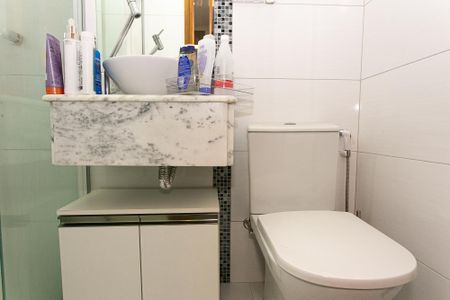 Casa à venda com 165m², 4 quartos e 2 vagasCasa 2 - Banheiro da Suíte